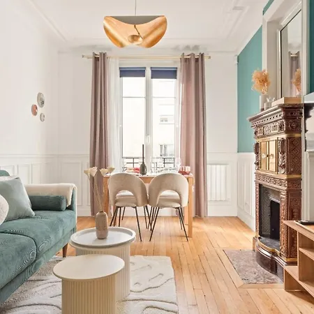 Square Danton Two Bedrooms 5 People Apartment