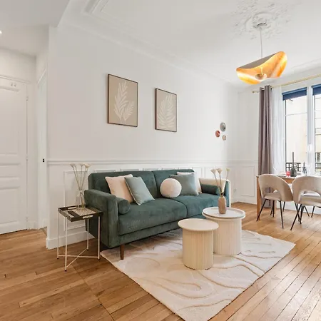 Square Danton Two Bedrooms 5 People Levallois-Perret