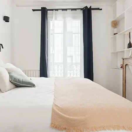 Square Danton Two Bedrooms 5 People Levallois-Perret